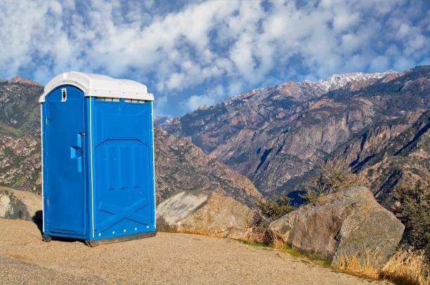 Porta potty delivery and setup in Chetopa, KS